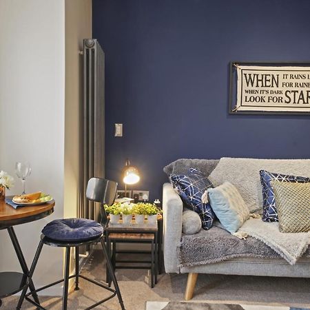 Super Funky Spire View Cottage - Free Gated Parking - Ultra Wifi كانتربيري المظهر الخارجي الصورة