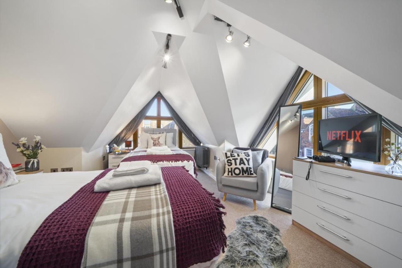 Super Funky Spire View Cottage - Free Gated Parking - Ultra Wifi كانتربيري المظهر الخارجي الصورة